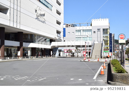 神奈川県横須賀市 京急久里浜駅東口の街並み 神奈川県横須賀市 京急久里浜駅東口の街並み 95259831