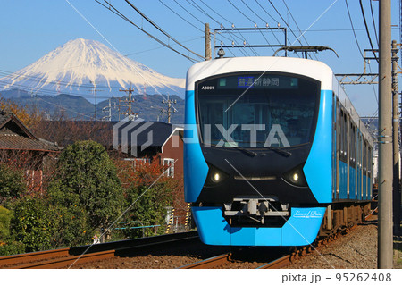 狐ヶ崎～御門台間を走行する電車 95262408