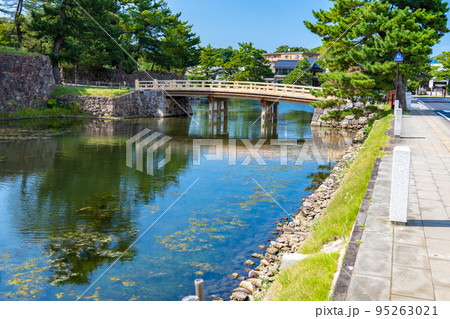 松江城 お堀 橋(島根県松江市) 松江城 お堀 橋(島根県松江市) 95263021