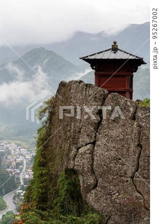 奥の細道で松尾芭蕉が詠んだ山形の山寺立石寺 奥の細道で松尾芭蕉が詠んだ山形の山寺立石寺 95267002