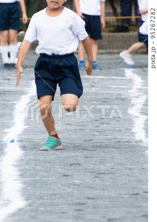 小学生のかけっこ 小学生のかけっこ 95267282