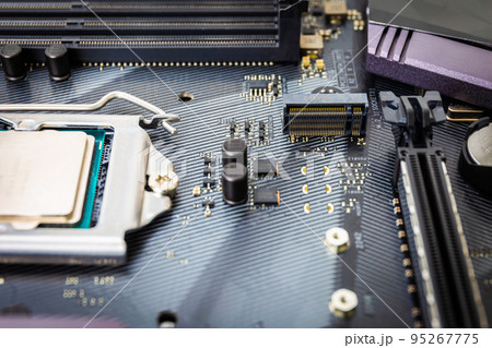 The M.2 slot on the motherboard near the CPU is a new technology for high-speed storage and recording. The M.2 slot on the motherboard near the CPU is a new technology for high-speed storage and recording. 95267775