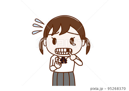 （上半身正面）前歯が折れてしまい涙目で焦っている女子学生 95268370