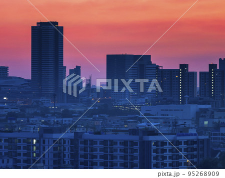 タイ・バンコク バンナー地区の夜明け / Bangkok, Thailand タイ・バンコク バンナー地区の夜明け / Bangkok, Thailand 95268909