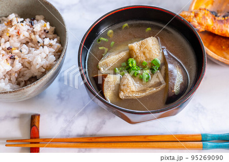 水茄子の味噌汁と雑穀ご飯 95269090