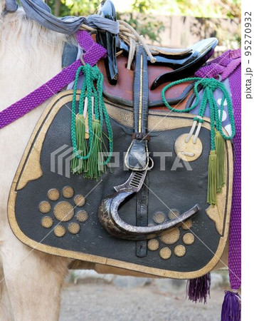 武田流騎射流鏑馬　流鏑馬の鞍（熊本市　出水神社春季例大祭） 95270932