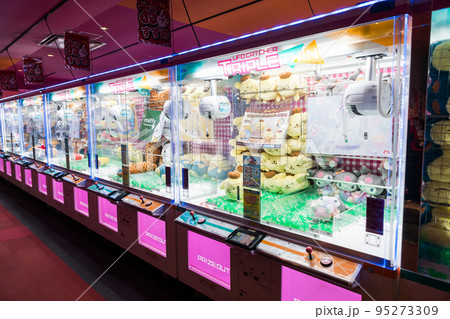 ダイバーシティ東京プラザ　ラウンドワン　ゲームセンター　ユーフォーキャッチャー　東京都江東区青海 95273309