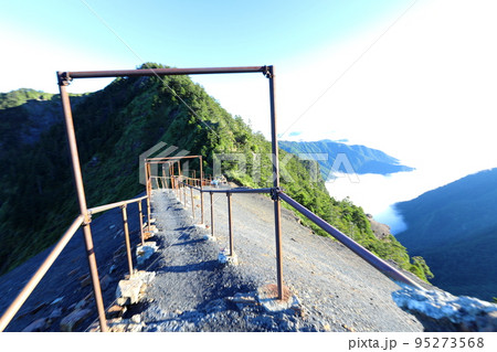 登山 山登り 屋外 95273568