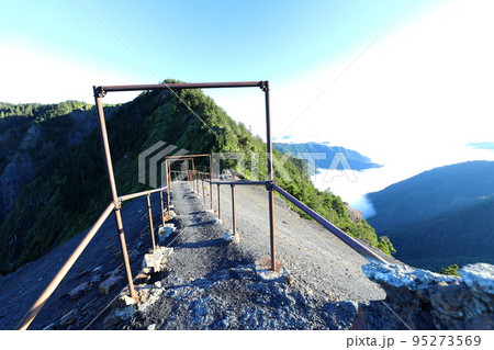 登山 山登り 屋外 95273569