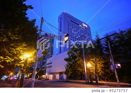 夜の札幌 北二条通 95273757
