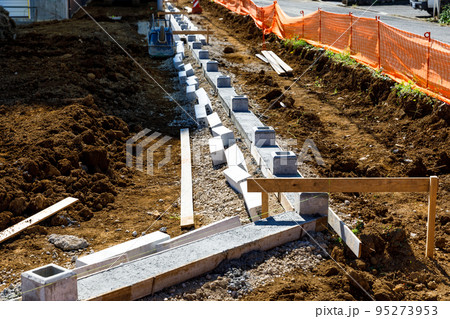 工場建設工事現場　フェンス外構工事 95273953