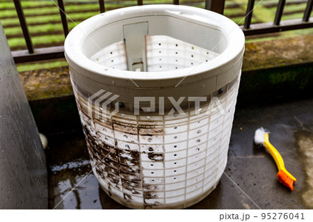 槽洗浄コースで落とせない洗濯機の洗濯槽カビ汚れ清掃 95276041