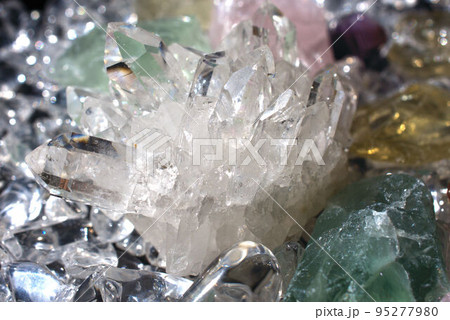 カラフル　パワーストーン　水晶クラスター 95277980