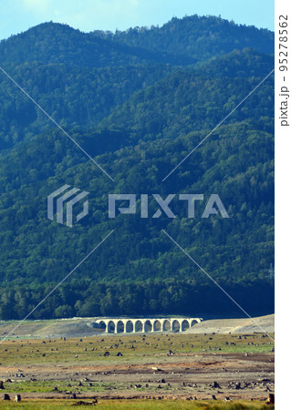 幻の橋~タウシュベツ川橋梁 幻の橋~タウシュベツ川橋梁 95278562