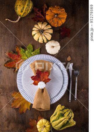 Autumn fall Thanksgiving table setting 95279369