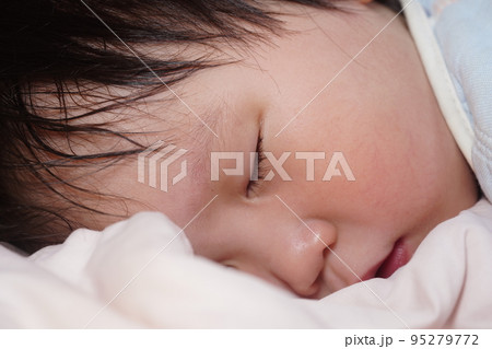 幼児 乳幼児 乳児 95279772