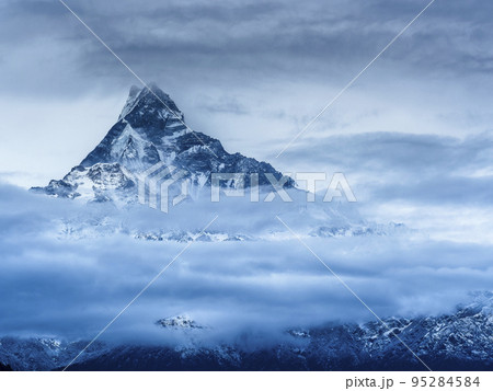 ネパール・アンナプルナ山系マチャプチャレ / Mt. Machhapuchhare, Nepal 95284584