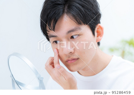 若い男性・美容・ビューティー 95286459