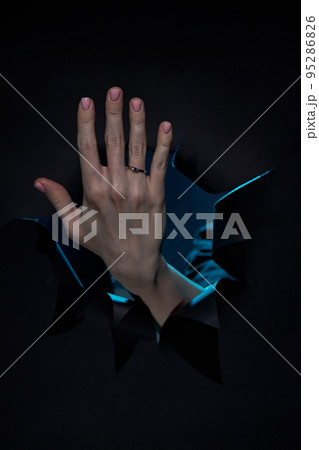 Woman hand with diamond engagement ring solitaire Woman hand with diamond engagement ring solitaire 95286826