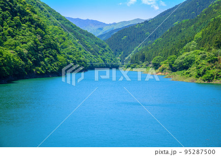 秩父湖 二瀬ダム 初夏の風景 秩父湖 二瀬ダム 初夏の風景 95287500