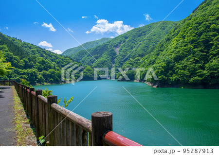 秩父湖 二瀬ダム 初夏の風景 秩父湖 二瀬ダム 初夏の風景 95287913