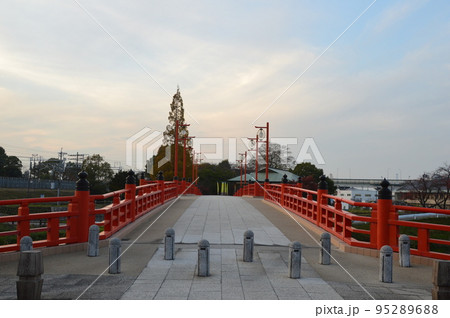清洲城の「大手橋」（愛知県清須市一場） 95289688