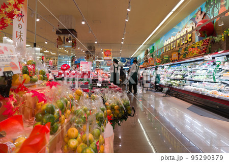 【大阪府】10月・物価上昇で節約する主婦 【大阪府】10月・物価上昇で節約する主婦 95290379