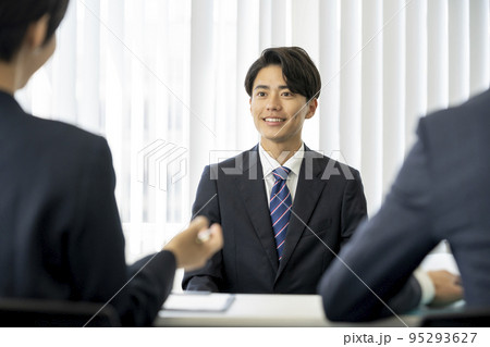 面接・面談・就活・ビジネスミーティング　イメージ 95293627