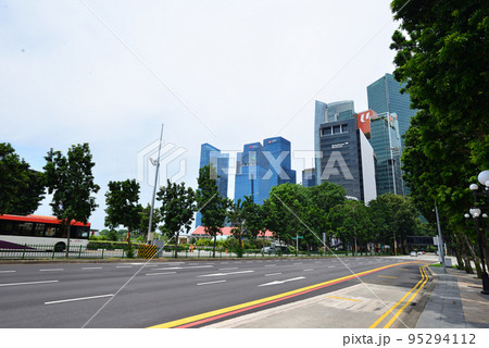 シンガポール ラッフルズプレイスの高層ビル群 金融の中心地 シンガポール ラッフルズプレイスの高層ビル群 金融の中心地 95294112