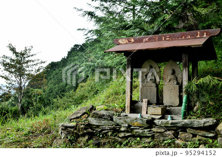 高野参詣道・黒河道(五軒畑岩掛観音)　【和歌山県橋本市】 95294152