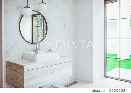 Image photo Image photo 95295024