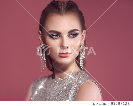 Portrait beautiful woman with jewelry 95297128