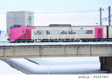 はまなす編成の札幌方先頭車のキハ261-5201 95297867
