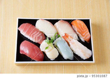 握り寿司弁当 95301087
