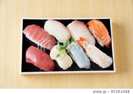 握り寿司弁当 95301088