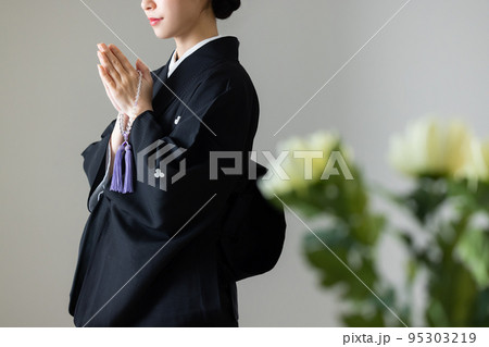 葬儀イメージ　　 95303219