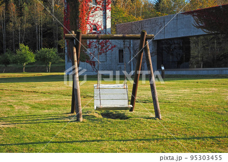 ブランコ　北海道ニセコ町　有島記念館 95303455