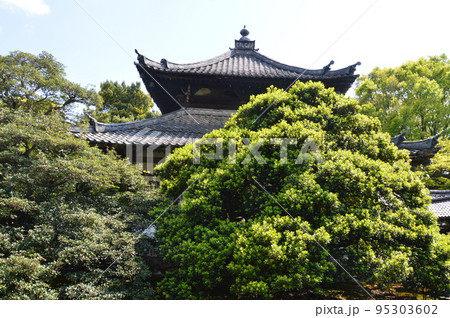 鹿王院の舎利殿（京都市右京区嵯峨北堀町） 95303602