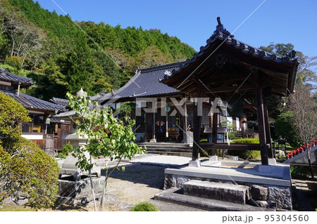 岡山県美咲町にある高野山真言宗のお寺「華蔵寺」 岡山県美咲町にある高野山真言宗のお寺「華蔵寺」 95304560
