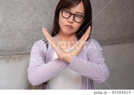 NG　ビジネス　メガネ　女性 95304914