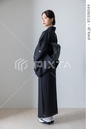 葬儀イメージ　喪服　和装 95306044