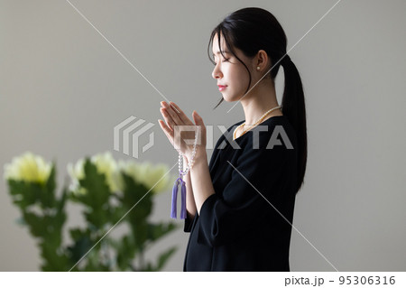 葬儀イメージ　　　 95306316