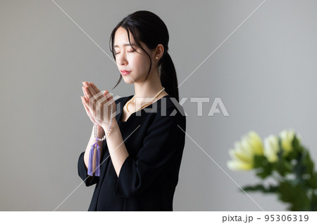 葬儀イメージ　　　 95306319