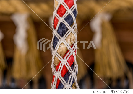 瀧神社の三色の鈴緒 95310750