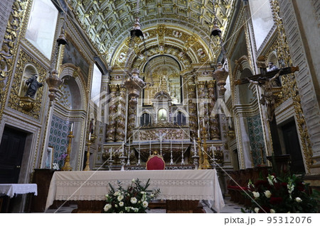 ポルトガルの聖母像を祀るナザレの教会、ノッサ・セニョーラ・ダ・ナザレ教会(In Portugal) 95312076