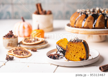 Pumpkin bundt cake Pumpkin bundt cake 95313467