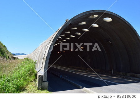 海岸道路のシェルター 海岸道路のシェルター 95318600