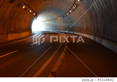 海岸道路のシェルター 海岸道路のシェルター 95318602