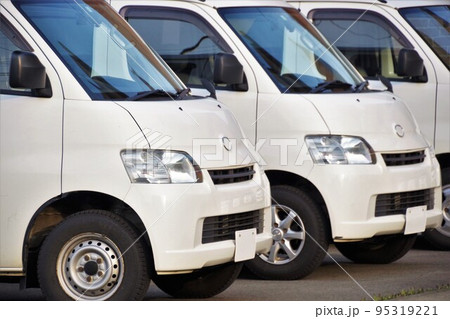 自動車イメージ　トヨタの商用車　タウンエースバン 95319221