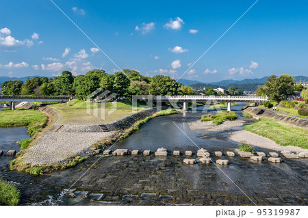 鴨川デルタ　賀茂川と高野川合流地点 95319987